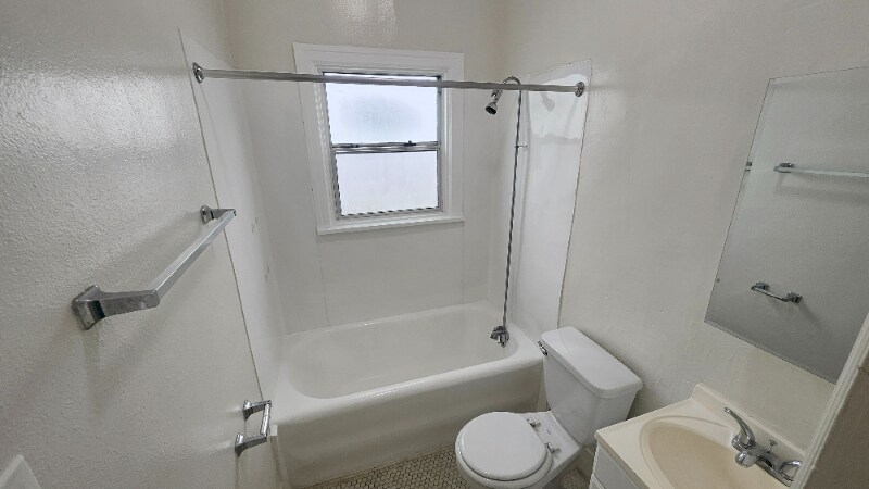 Building Photo - 727 S Coronado St