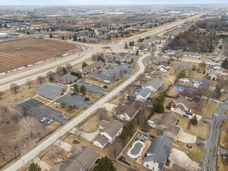 Building Photo - W6157 Aerotech Dr