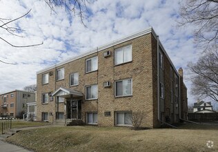 Building Photo - 2712 Pillsbury Ave S