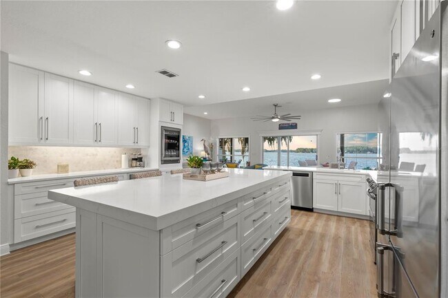 Building Photo - 17527 Canal Shores Dr