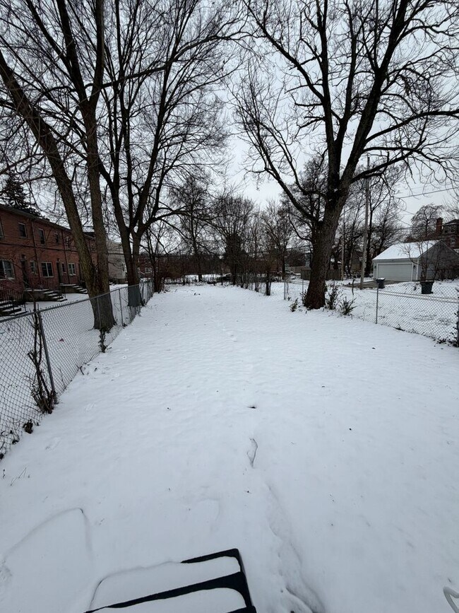 Building Photo - Fully Renovated 3BR in the Heart of Columbus