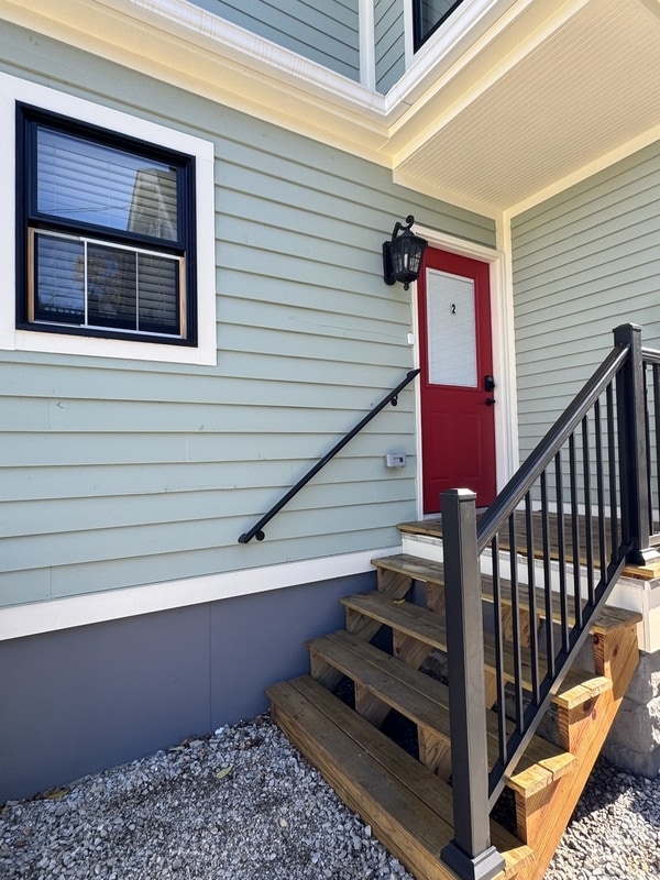 Building Photo - 331 E Ann St