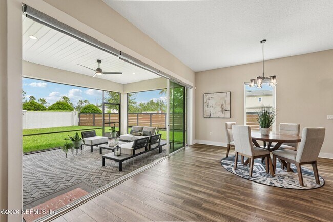 Building Photo - 10223 Silverbrook Trl