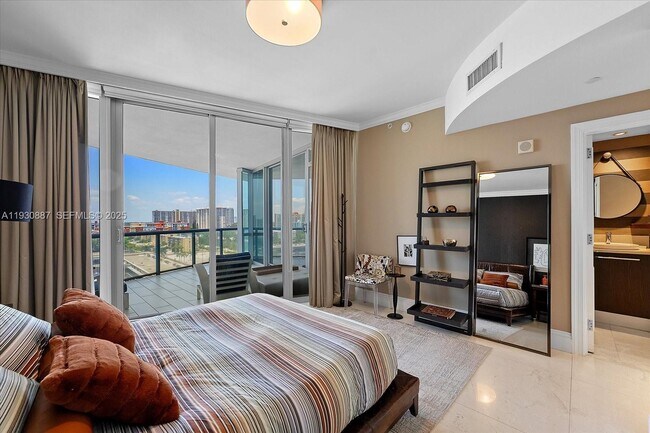 Building Photo - 17121 Collins Ave