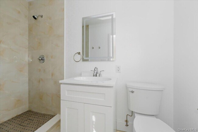 Building Photo - 559 Linda Ln