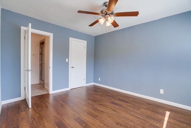 Building Photo - 2026 S Shenandoah St