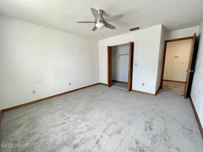 Building Photo - 200 Florida Shores Blvd