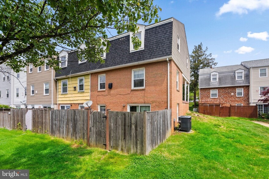 Building Photo - 81 Watkins Park Dr