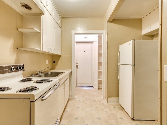 Building Photo - 715 Asp Ave