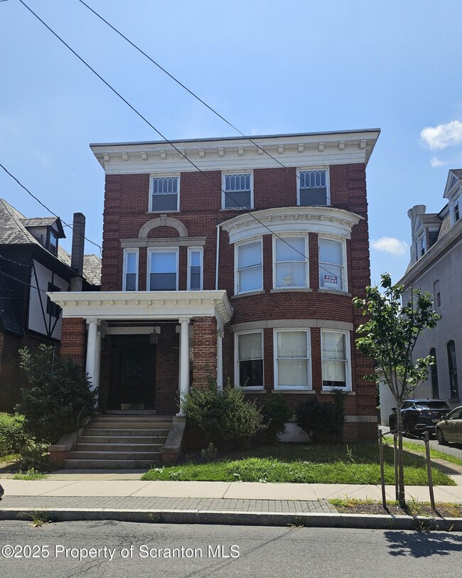 Building Photo - 218 S Franklin St