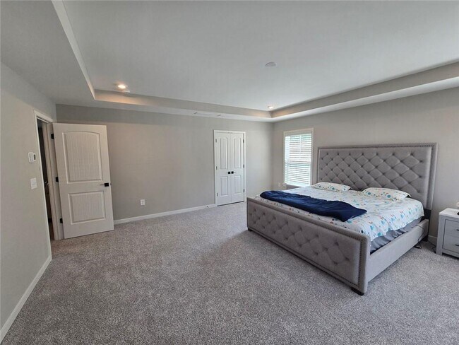 Building Photo - 121 Linden Ct