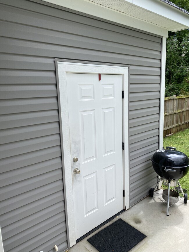 Outdoor Storage off patio - 4 Lincoln St