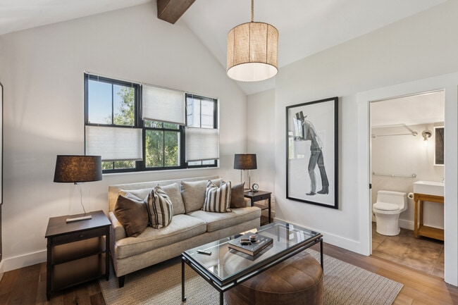 Building Photo - 1810 Quail Ct