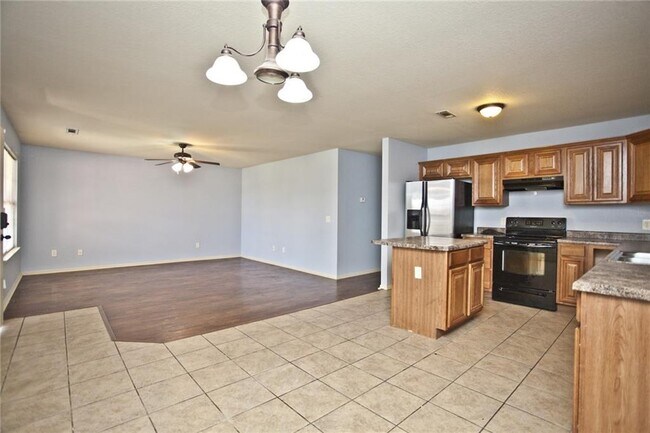 Building Photo - 3014 S B St