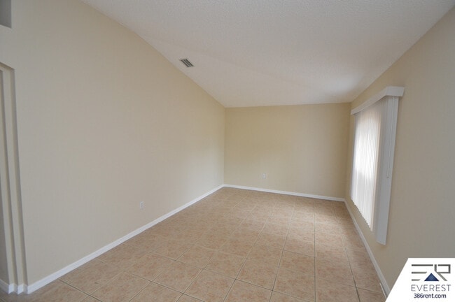Building Photo - 78 Rae Dr