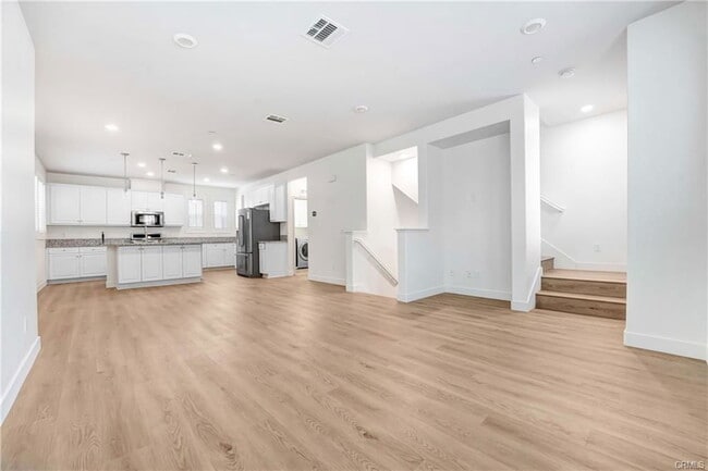 Building Photo - 7209 N Chestnut Ln