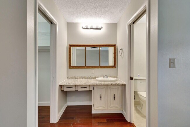 Building Photo - 10789 N Military Trl