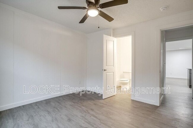 Building Photo - 311 Byron St