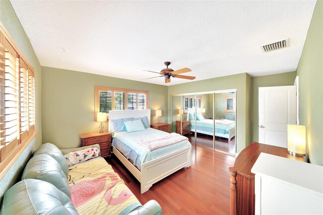 Building Photo - 2701 Middle River Dr