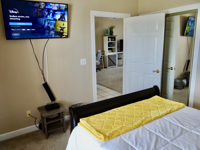 Building Photo - 3973 Forsythia Ct