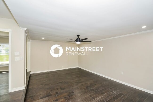 Building Photo - 4 Bedroom Pet-Friendly Home in MADISON, TN with Main Street Renewal