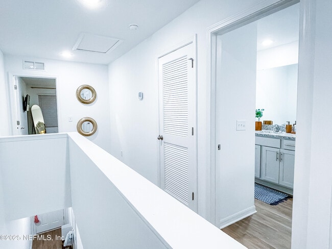 Building Photo - 107 Pamplona Dr