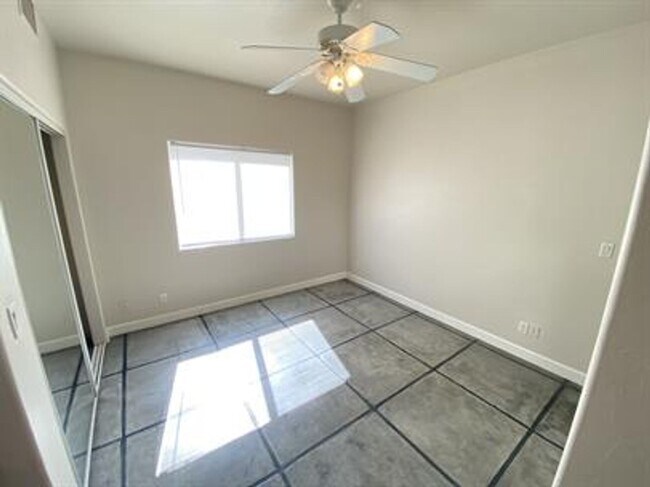 Building Photo - 2 Weeks Free Rent!