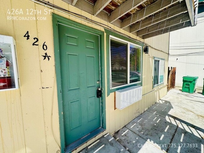 Building Photo - 426 12th St