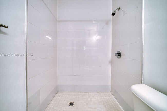 Building Photo - 14885 NE 7th Ave