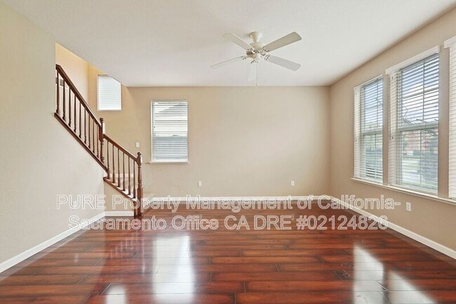 Building Photo - 441 Picasso Cir