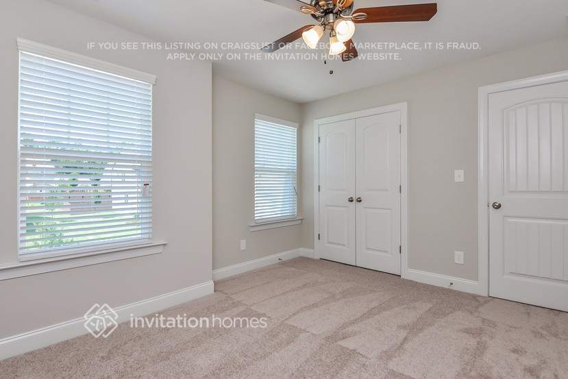 Building Photo - 907 Middle Ground Ave