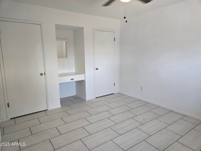 Building Photo - 3731 W Fleetwood Ln