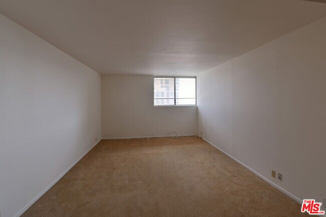 Building Photo - 10535 Wilshire Blvd