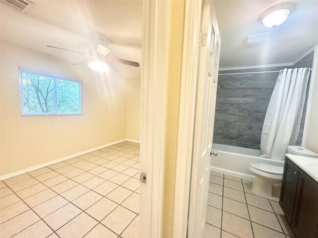 Building Photo - 5101 Purple Sage Dr