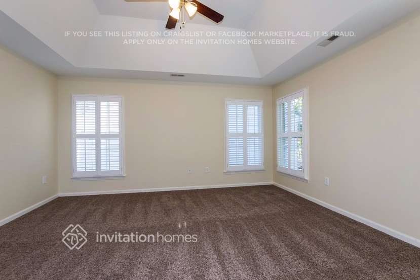 Building Photo - 6420 Fairway Point Dr