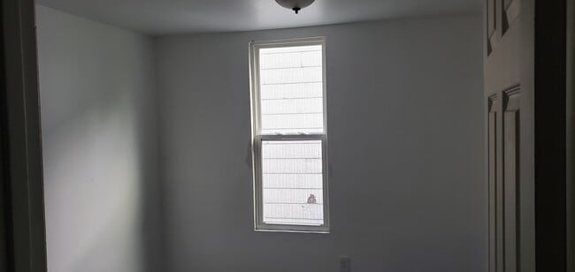 Building Photo - 10520 S Perry Ave