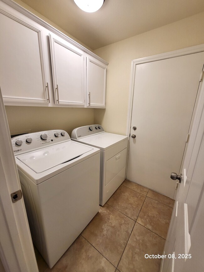 Building Photo - 9986 Shallot Ct