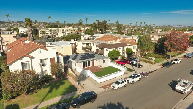 Primary Photo - 1628 Thomas Ave