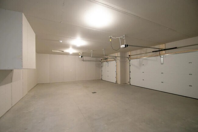 Building Photo - 6232 86th Ave S