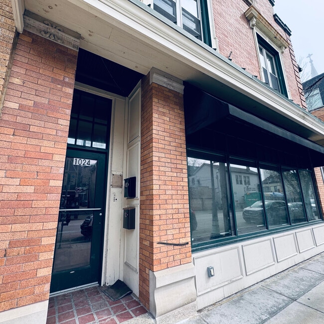 Building Photo - 1024 E Brady St