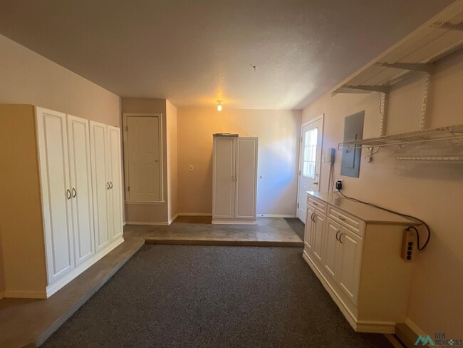 Building Photo - 721 Jeanie Dr