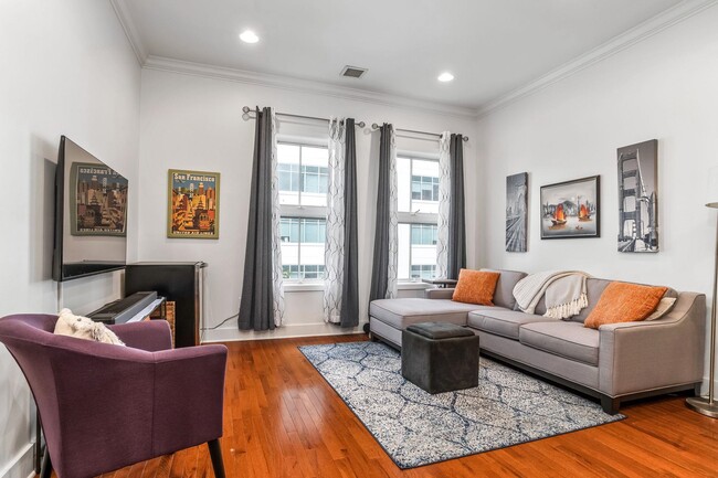 Building Photo - 61 Grand St