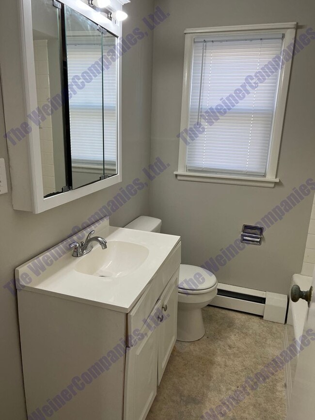 Building Photo - 4 Bedroom, 2 Bathroom Home for Sublease