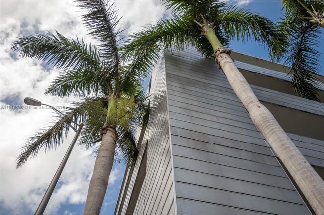 Building Photo - 1700 Meridian Ave