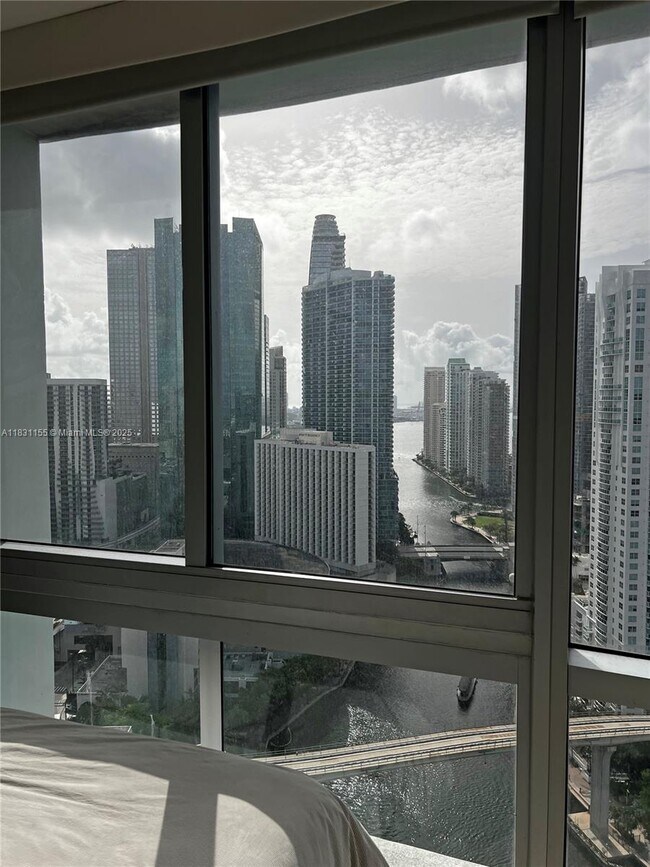 Building Photo - 350 S Miami Ave