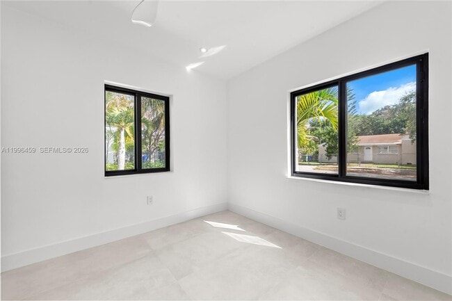 Building Photo - 8246 NE 2nd Ct