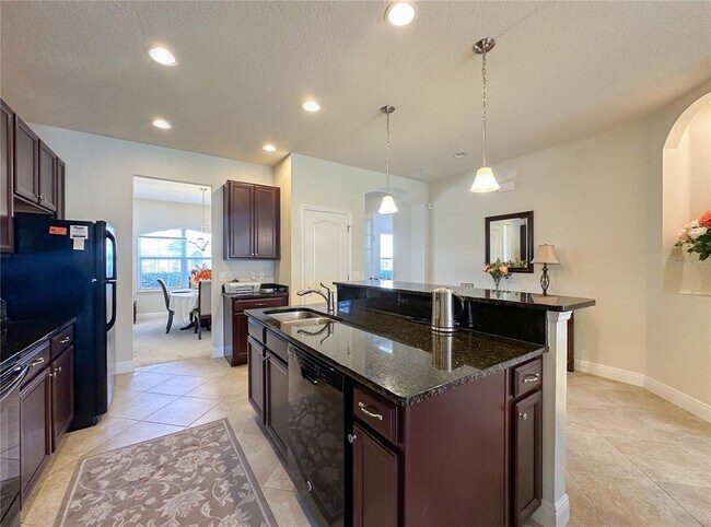 Building Photo - 720 Parkmont Pl