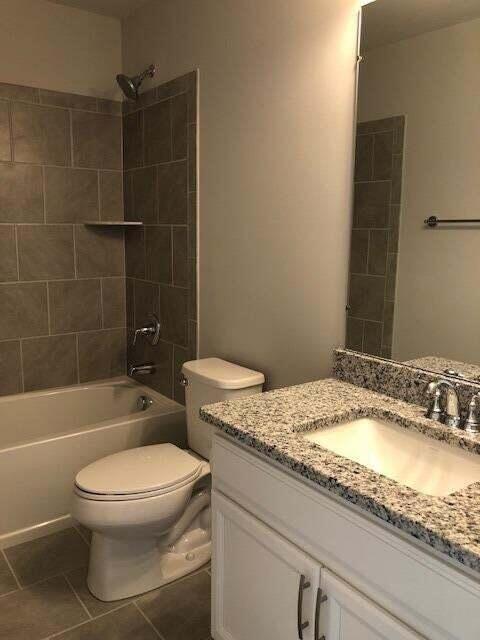 Building Photo - 2780 Ashcombe Dr.