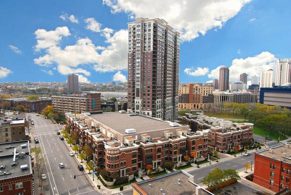 Located only 5 blocks to Nicollet Ave and all of downtown Mpls amenities. - 500 E Grant St
