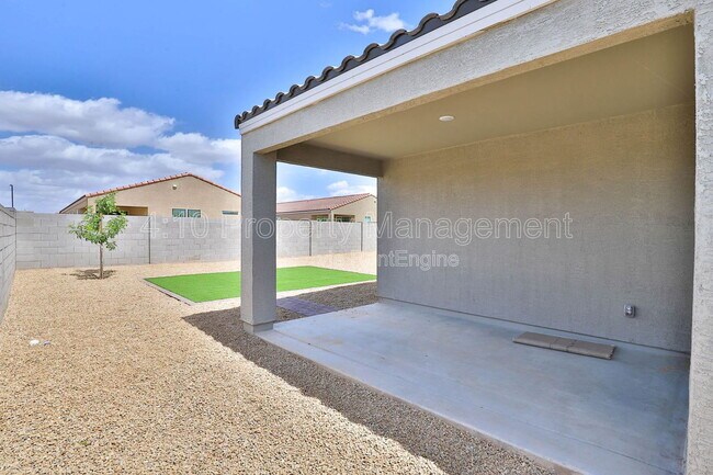 Building Photo - 4470 E Clydesdale St